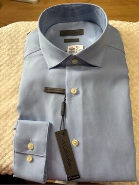 Calvin Klein Men's Light Blue Dress Shirt – Spread Collar, Button Cuffs